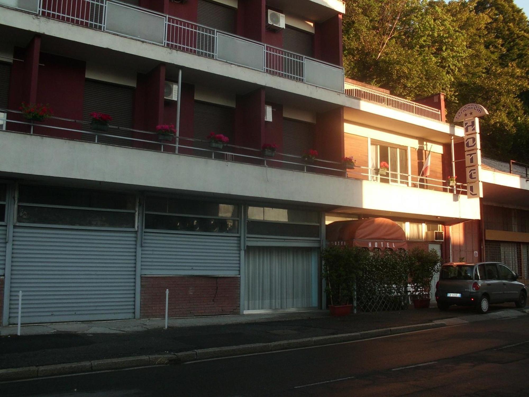 伦巴第大区酒店 塞维索 外观 照片